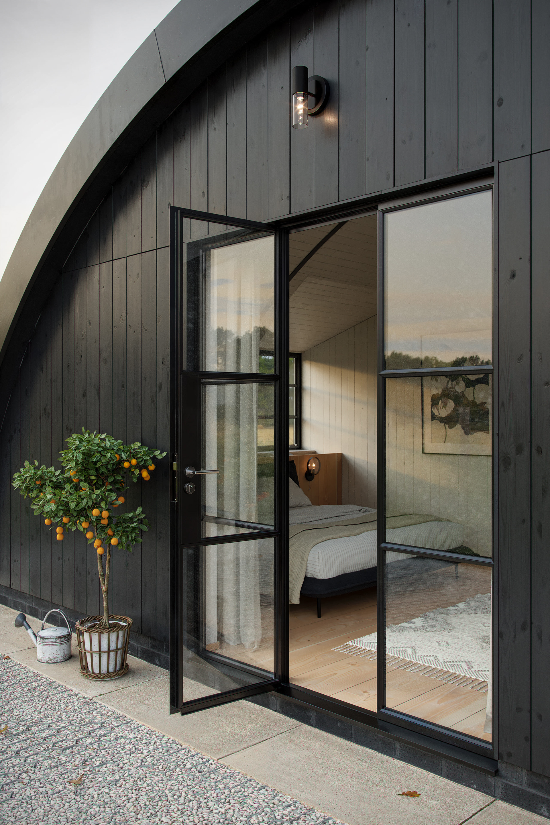Nissen hut conversion - Bedroom and En-suite